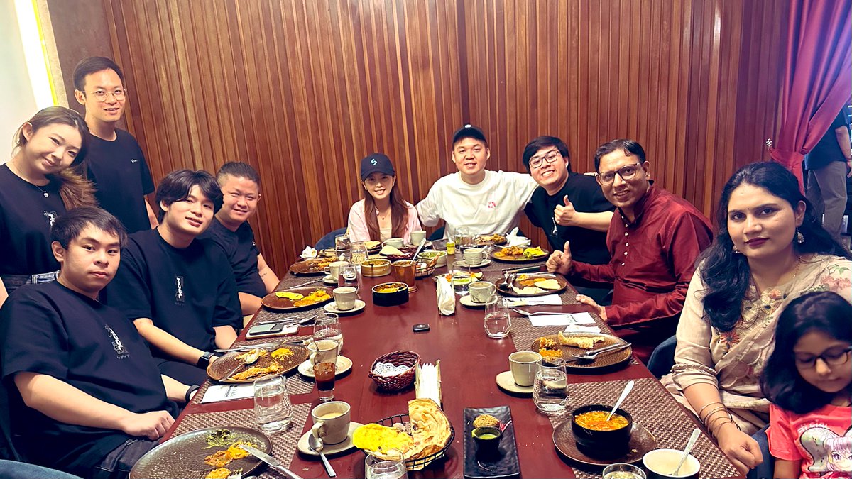 pushpendrakum's tweet photo. Jalebi and 🇮🇳Pani Puri party with @LydianLabsLLC team (MYBW Host). 
Something big coming soon 👀

#DiwaliLunch https://t.co/Isu5rGLd9Z
