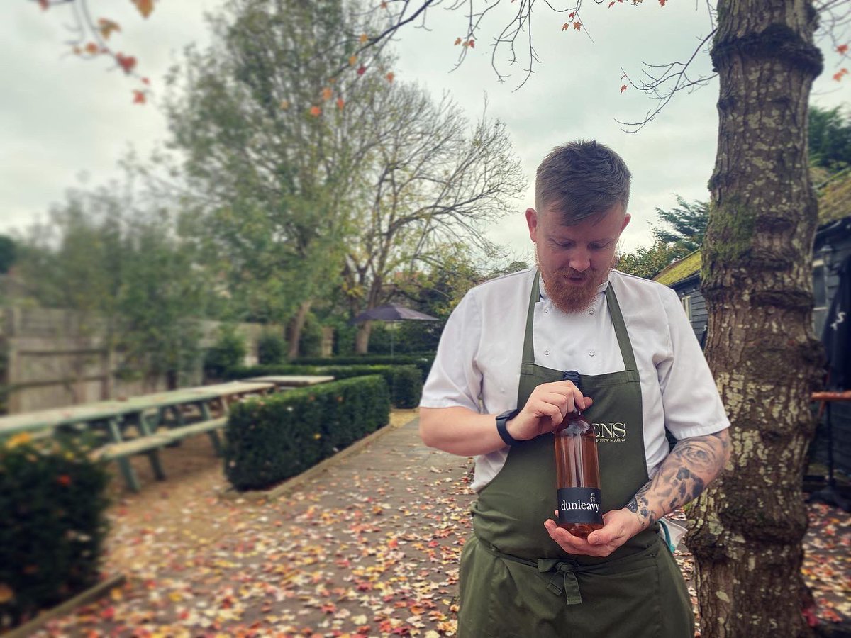 Head chef at the Queens Arms, Chew Magna, Jordan Meagher 👨‍🍳 

#wine #food #gastropub #eatingout #somerset #chewmagna #chef #cheflife #drink #rosé #northsomerset #bristol