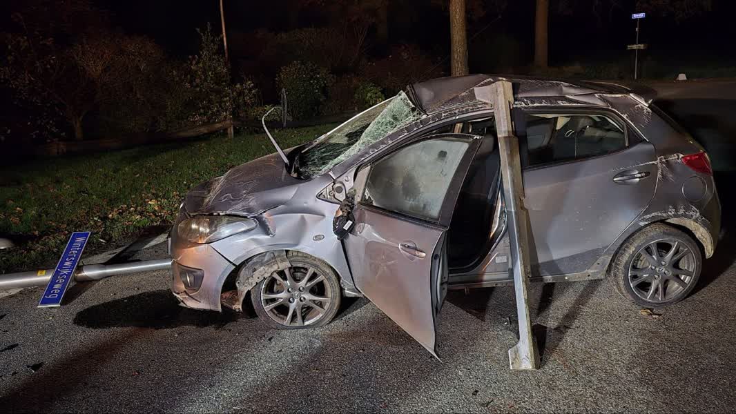 Auto over de kop in Eibergen