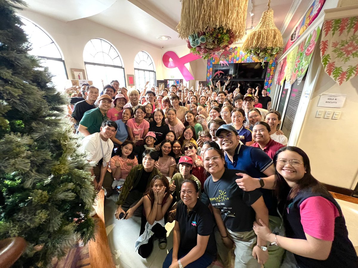 angatbuhay_ph's tweet image. SALAMAT SA SUPORTA, VICE! 💗

Ngayong hapon, binisita tayo ni @vicegandako upang magdrop-off ng kanyang donasyon at kumustahin ang ating mga volunteers.