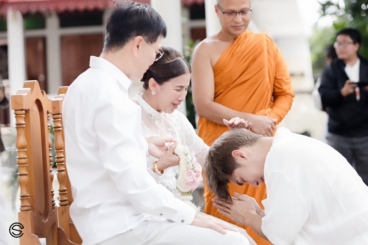 Suppasit Channel (@suppasitchannel) on Twitter photo ภาพบรรยากาศพิธีอุปสมบท ( 1 )
MEW ORDINATION DAY
<a href="/MSuppasit/">mewsuppasit</a>
#ปุญญวัฑฒโนภิกขุ
#MewSuppasit
#มิวศุภศิษฏ์ ︎︎︎︎ ภาพบรรยากาศพิธีอุปสมบท ( 1 )
MEW ORDINATION DAY
<a href="/MSuppasit/">mewsuppasit</a>
#ปุญญวัฑฒโนภิกขุ
#MewSuppasit
#มิวศุภศิษฏ์ ︎︎︎︎