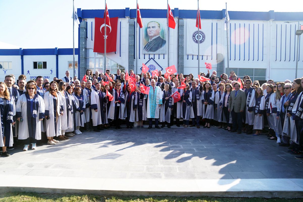egeajans87's tweet photo. Ege Üniversitesinde, Cumhuriyet Bayramı coşkuyla kutlandı
https://t.co/Ua5Eu2qFhl
@UniversiteEge 
@ProfNecdetBudak 
#CumhuriyetBayramı 
#29EkimCumhuriyetBayramı 
#EgeÜniversitesi https://t.co/6FiBoyjXcy
