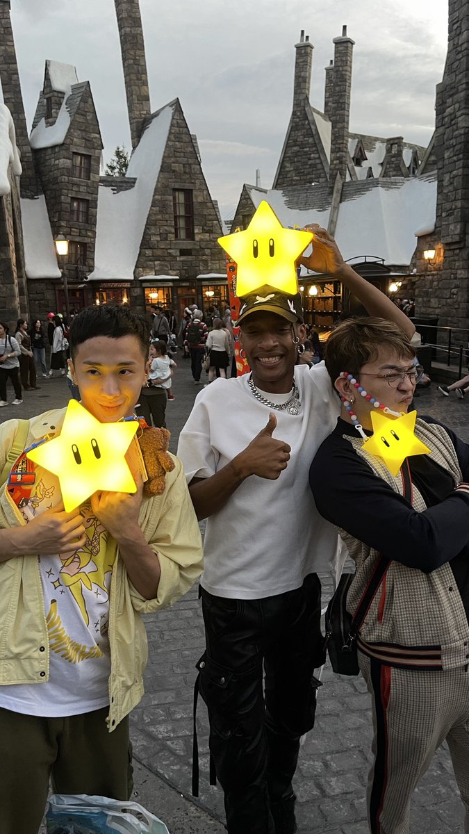 TeamPPN's tweet photo. Nymphia Wind, Jaida Essence Hall, and Precious Paula Nicole at Universal Studios Osaka 💫 https://t.co/ai1IJLVJxL
