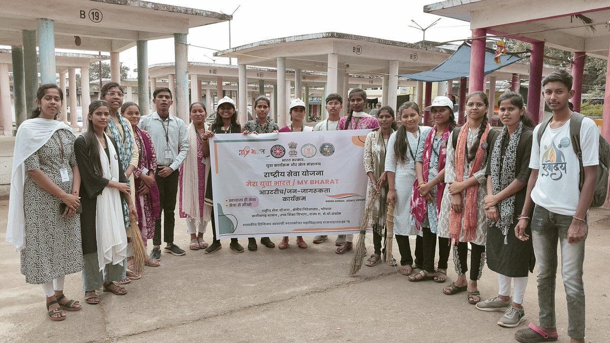 nssdmvrjn's tweet photo. #स्वच्छता_ही_सेवा_हैं l
  @nssdmvrjn #रासेयो के स्वयंसेवियों द्वारा #माय_भारत_आउटरीच_जन_जागरूकता कार्यक्रम के अंतर्गत #हाट_बाजार राजनांदगांव (छ .ग.)में  #स्वच्छता_जागरूकता कार्यक्रम को क्रियान्वित किया गया ।
#DiwaliwithMYBharat
#YehDiwaliSevaKeSath https://t.co/nba2wyORYb