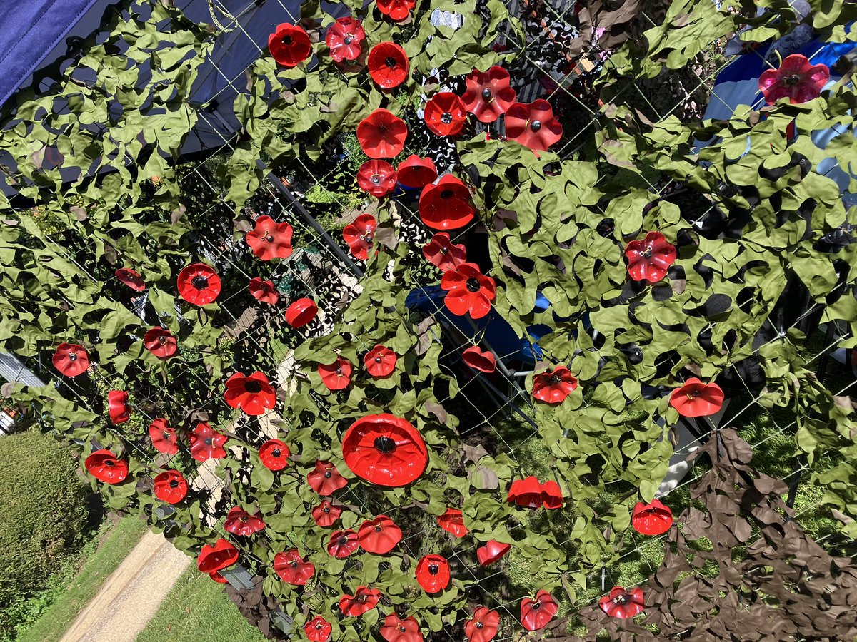 Laura_Slats's tweet photo. Absolutely brilliant display of poppies at Skegness clock tower #RBL #PoppyAppeal #skegnessclocktower #wewillremember https://t.co/7jNfs8xbI8