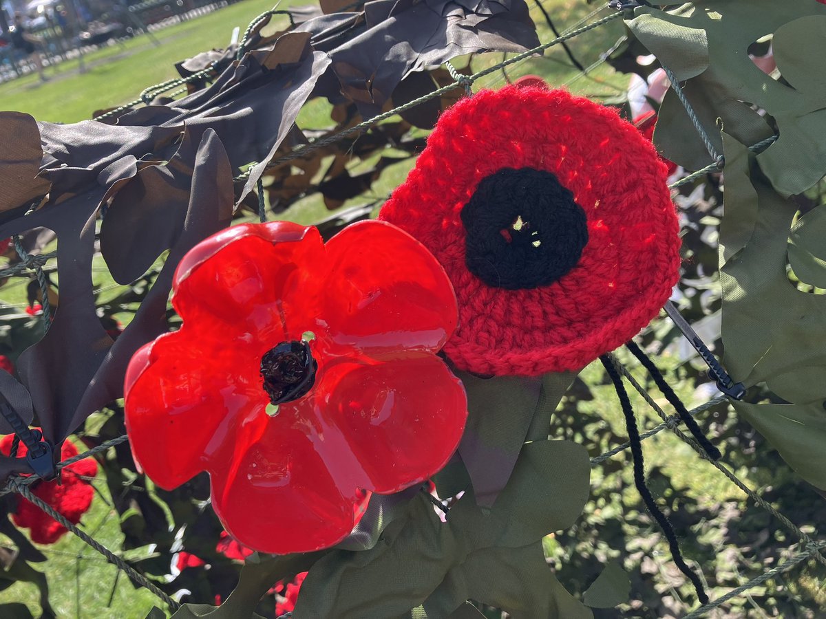 Laura_Slats's tweet photo. Absolutely brilliant display of poppies at Skegness clock tower #RBL #PoppyAppeal #skegnessclocktower #wewillremember https://t.co/7jNfs8xbI8