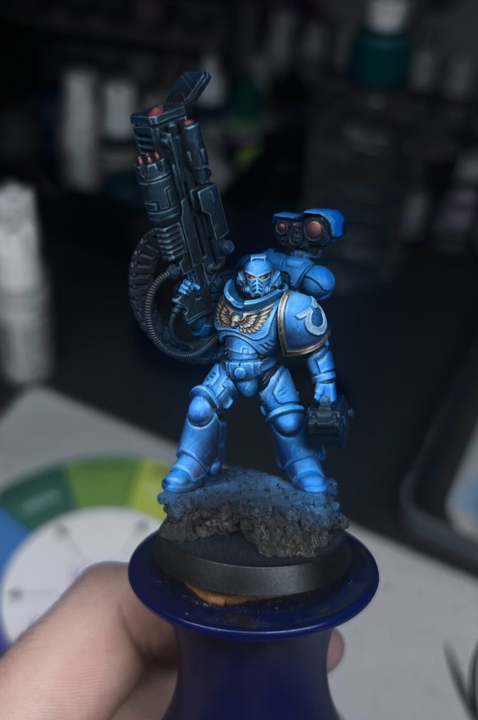 Back to painting ! ☺️☺️

#warhammer40k 
#WarhammerCommunity 
#paintingminiatures 
#paintingwarhammer
