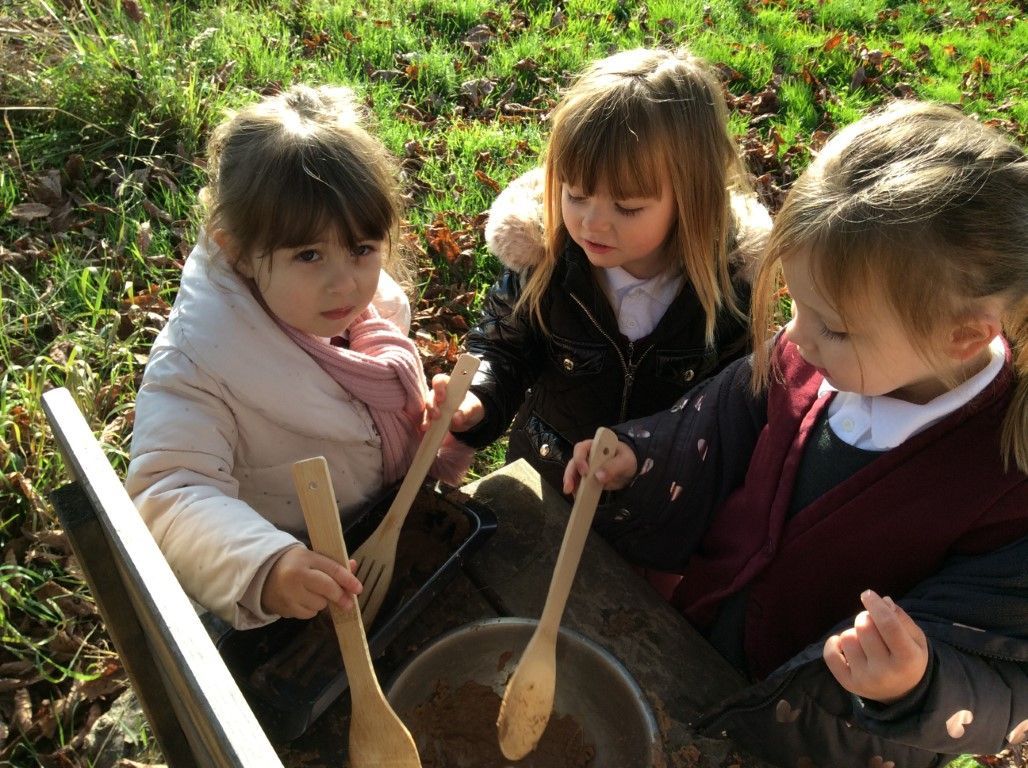 RawmarshSP's tweet image. 🌟 The nursery children have had a fantastic first half term at Rawmarsh Sandhill! They have all settled back in, and welcomed their new friends, whilst having lots of fun and new experiences. 

Well done everyone! 😊