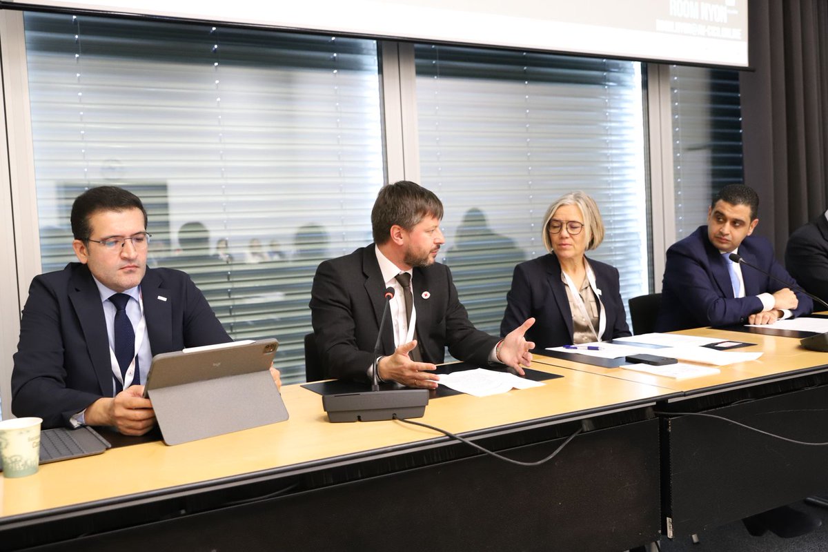 RedCrossUkraine's tweet image. 🌍 At the @ifrc General Assembly in #Geneva, Maksym Dotsenko, Director General of the URCS, emphasized that #ResilientCommunities are vital for rebuilding. On Oct 24, leaders from the URCS, @RedCross, @RedCrescent, and @SYRedCrescent discussed #LongTermRecovery strategies.
