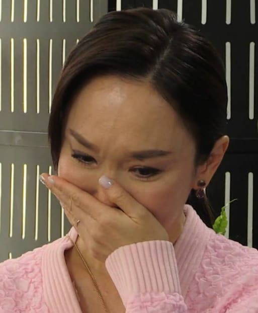 jailbang_'s tweet photo. Decided to see
#JooWon's #MidnightStudio and #KoKyungPyo's #FranklySpeaking
They promoted this on #ZIP_DAESUNG when DAESUNG asked them if they had anything to promote ๐ฅบ
So I started with Frankly Speaking & I've been cracking up. Eps2 during the awards was so chaotic ๐ https://t.co/NwI4Psu8Uu
