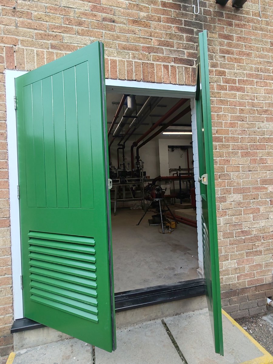 Stimpsons's tweet photo. Work is in process at a North Norfolk school.
#giveheating #boiler #hotwater #mobileboiler #hotwater #temporaryboiler #pumps #pipework #valveinsulation #boilerreplacement #heatingengineers #oilboiler #industrial #gassafe https://t.co/5U70ds1QoL