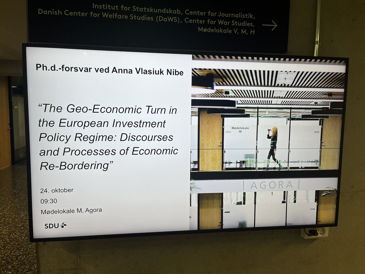 Olivier1Schmitt's tweet image. Last Thursday, Anna Vlasiuk Nibe defended her PhD thesis on the geo-economic turn in the European Investment Policy regime, which I had the great pleasure of supervising, with @vckeating.
Thanks to the committee (@c_hoeffler and @GabrielSilesB) for their engagement and feedbacks