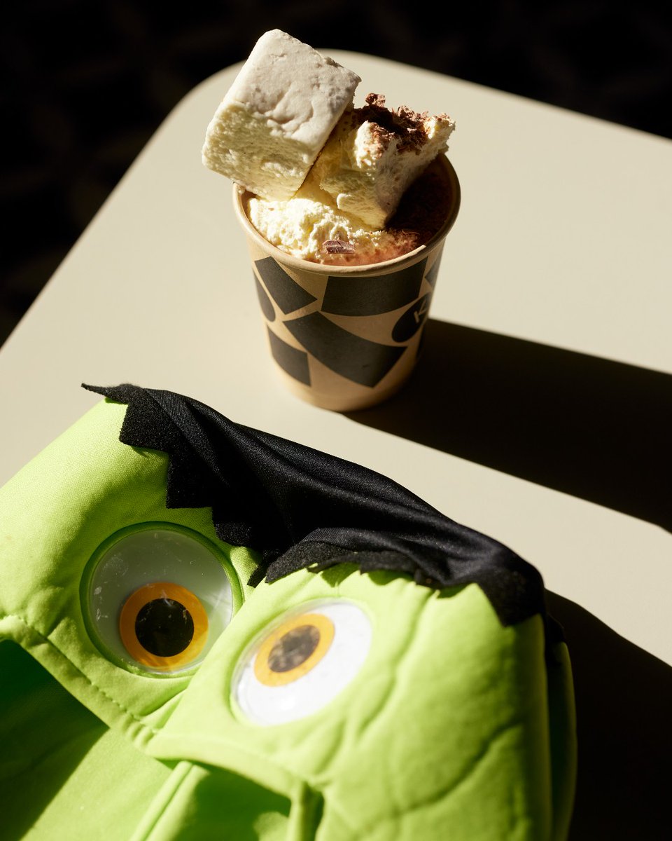 molliesmotelUK's tweet photo. Spooky season just got sweeter! 🎃☕ Indulge in our special Halloween hot chocolates, crafted in collab with Knoops for the ultimate cozy treat 👻🍫 #HalloweenAtMollies #KnoopsCollab #SpookySips https://t.co/d5APlWrbVl