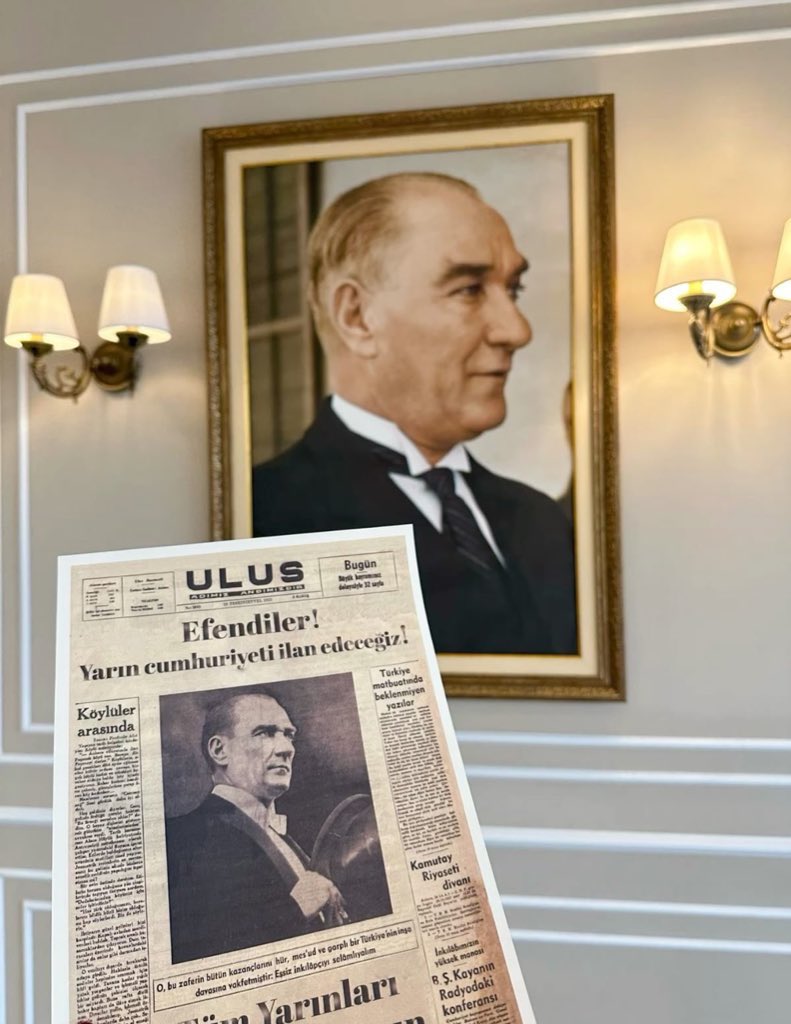 abdullahhozell's tweet photo. Efendiler! Yarın cumhuriyeti ilan edeceğiz! https://t.co/wewsFYCpxD