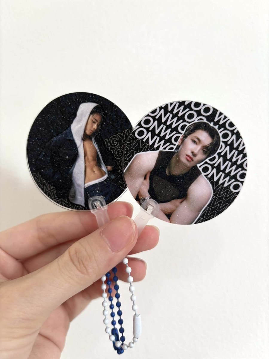 hoonawinky's tweet photo. Hi. We customized mini uchiwa/picket keychains for fan freebies or souvenirs. Kindly check our shopee app to order :) https://t.co/GMUdl0eTcd https://t.co/x1sAucdQ5q
