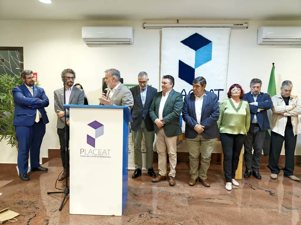 placeat's tweet photo. 🎉 Éxito en la Cena Solidaria PLACEAT 2024 🎉

Entregamos el V Premio de Periodismo a Rubén García Bastida, de @laverdad_es, por su artículo "Autistas contra los estereotipos". ¡Gracias a nuestros mecenas y a todos los asistentes!

https://t.co/G9lT2mq03v

#PLACEAT #Solidaridad https://t.co/zwRqG3Gr9s