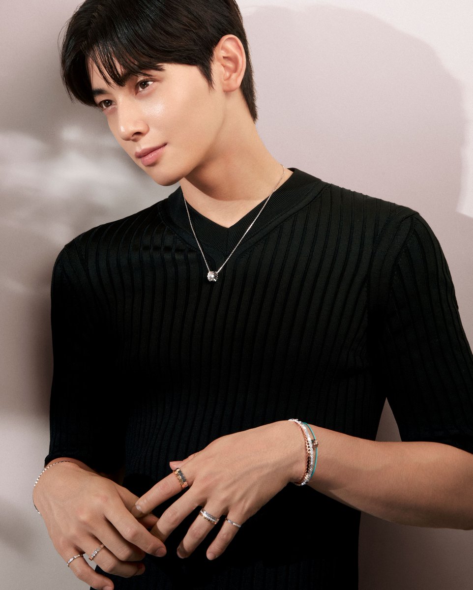 Chaumet's tweet photo. Chaumet Global Brand Ambassador #ChaEunWoo lets is unique personality shine brilliantly with the Bee My Love collection. 

#BeeMyLove #Chaumet https://t.co/Ycu6esUsxW