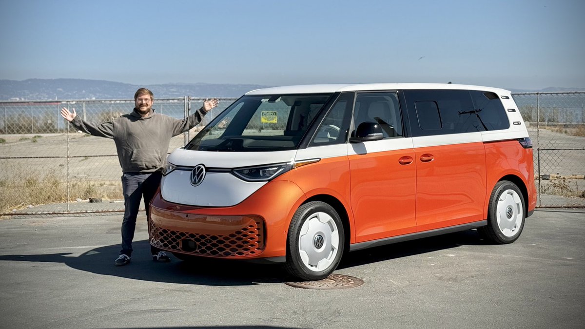Full Tour Of The US Spec Volkswagen ID. Buzz! Range, Price, Charging, Software, 3rd Row, &amp; Cargo

youtu.be/SUuVBYR-Vho?si…