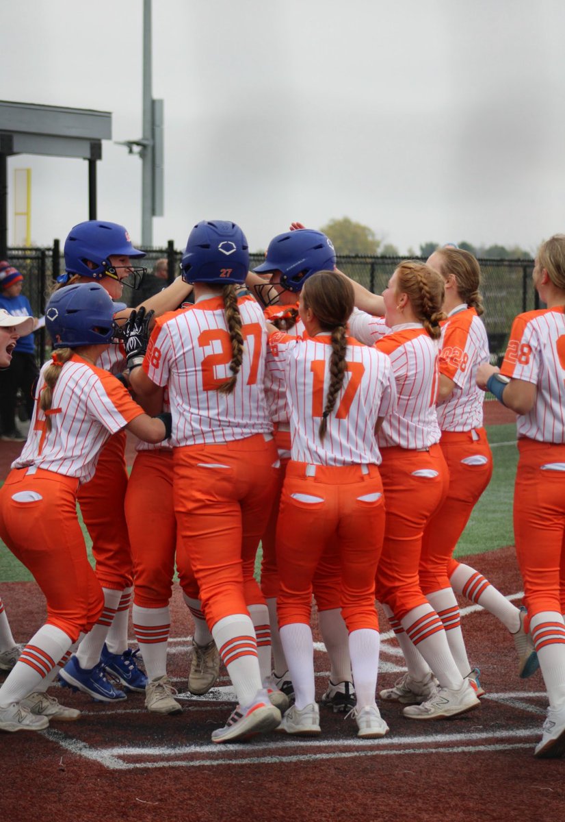 2010INGators's tweet photo. These Gators SHOWED up and SHOWED out against five high level teams at the Top 100 SHOWCASE in Kokomo, Indiana this weekend going 4-1 to top the “Power Pool”‼️The bats were on FIRE, and the pitchers had the opposing hitters on lock down‼️ 💙🐊🥎🔥💪🏻 https://t.co/Td1RF4h74J
