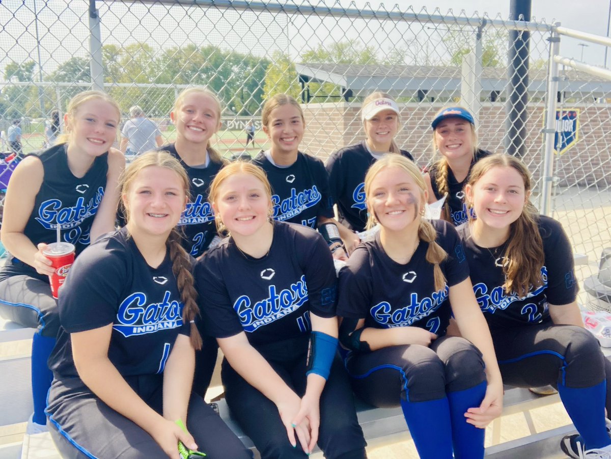 2010INGators's tweet photo. These Gators SHOWED up and SHOWED out against five high level teams at the Top 100 SHOWCASE in Kokomo, Indiana this weekend going 4-1 to top the “Power Pool”‼️The bats were on FIRE, and the pitchers had the opposing hitters on lock down‼️ 💙🐊🥎🔥💪🏻 https://t.co/Td1RF4h74J