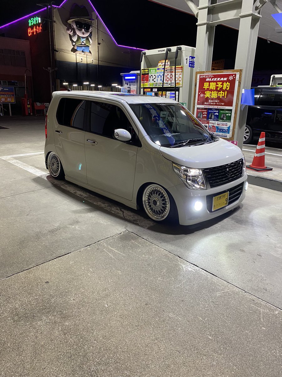 konmattsun's tweet photo. 4月終わりにムーヴからmh44sワゴンRに乗り換え。
1、2枚目…納車1ヶ月後
3、4枚目…納車5ヶ月後
やっぱスズキの方がオレはやりやすい https://t.co/3JdLaSRwRw