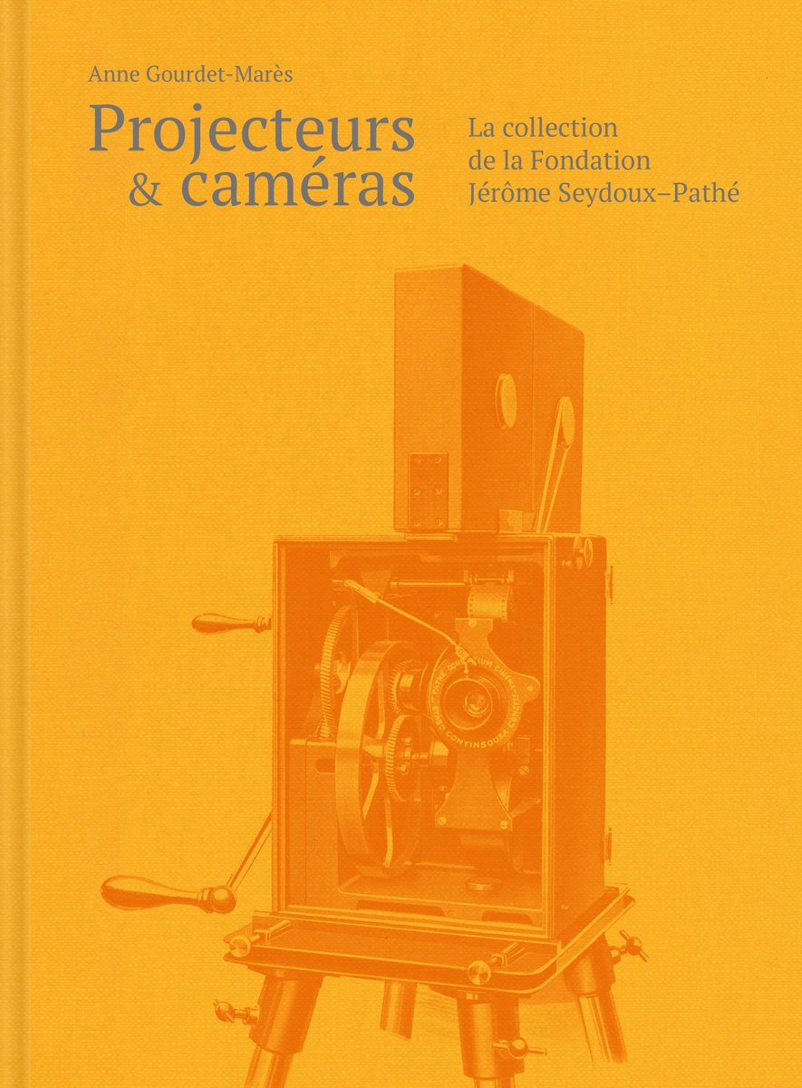 [ÉDITIONS] Plongez dans l’histoire passionnante des appareils Pathé grâce à l’ouvrage d’Anne Gourdet-Marès, responsable de la collection des appareils de la Fondation Jérôme Seydoux-Pathé, préfacé par Jean-Jacques Annaud ! 
fondation-jeromeseydoux-pathe.com/edition/18