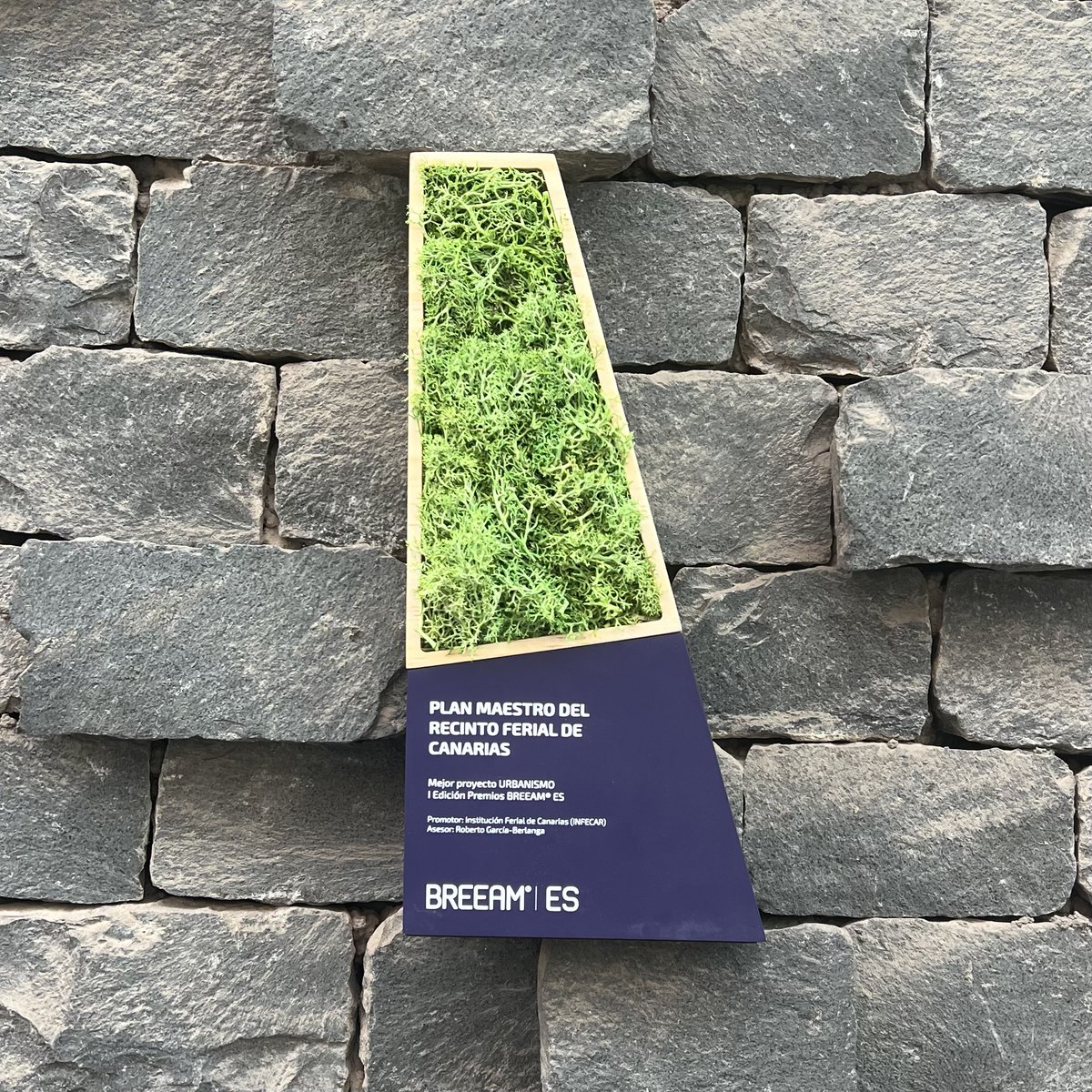 El Plan Maestro del Recinto Ferial de Canarias ha recibido el premio al mejor proyecto de URBANISMO en la primera edición de los premios BREEAM ES. El premio valora aquellos proyectos que destacan por su sostenibilidad, paisajismo, integración con la comunidad e innovación.