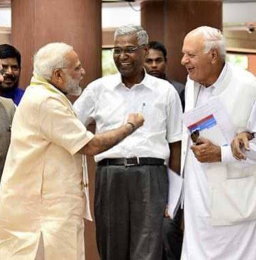 owl_opinio21917's tweet image. #50DaysToPushpa2Storm Engineer Rashid drops bombshell! Claims PM Modi consulted Farooq &amp;amp; Omar Abdullah before scrapping Article 370, implying they knew beforehand! #Article370 #KashmirPolitics #IndianPolitics