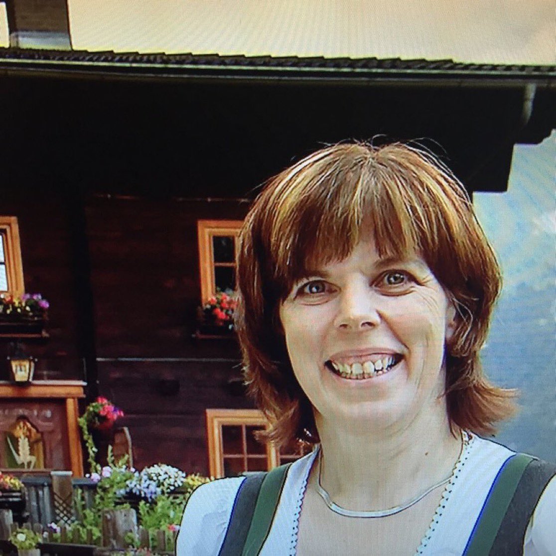 EddySardou's tweet image. Venez les enfants on va fumer des joints au sang.