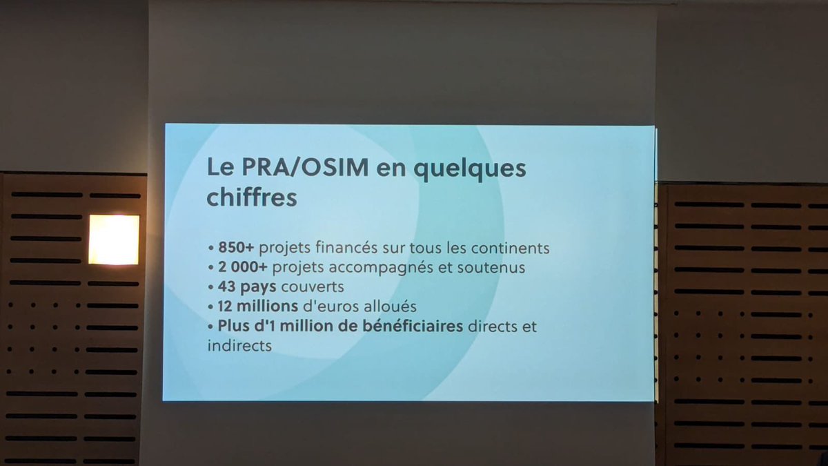 FVolontaires's tweet photo. 📌 @FORIM_MD – Restitution de l’étude "Rétrospection & valorisation : 20 ans du #PRAOSIM" pour souligner le rôle joué par les #diasporas comme actrices de la solidarité internationale & du développement 🤝🌎
👀 @francediplo @AFD_France https://t.co/XrCtDGaUhC