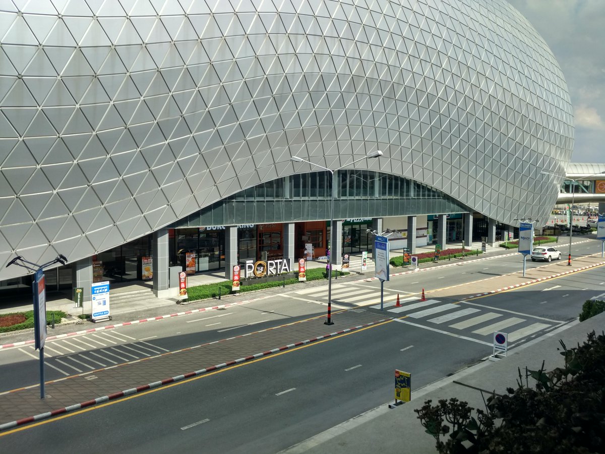 The DOWSIL™ PanelFix System offers a safe and secure system of invisible fixation. The Portal Lifestyle Complex in Thailand is just one example of how this system has helped support an innovative exterior façade that offers both strength and beauty. dow.inc/3ZEgaV6