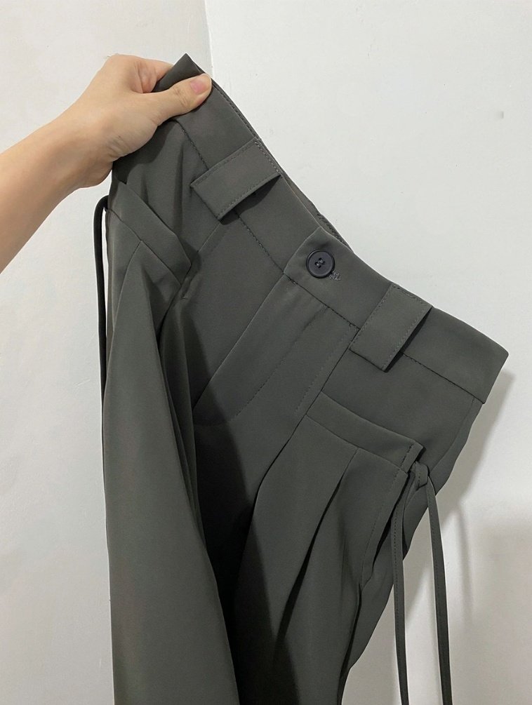 xxxirraaa's tweet photo. Salah satu fashion item yang wajib ada di lemari yaitu loose pants, bakal kepake banget buat daily, gampang di mix and match🙌🏻✨ https://t.co/xK2cF0jc6G