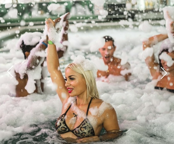 Xolluss's tweet photo. Reserva tu apartamento con Magic Costa Blanca en BC Pool Part Resorts desde un precio inicial de 23EUR/noche y disfruta.

Términos y Condiciones:
- Oferta válida para reservas hasta 27/10/2024.
- Sujeta a disponibilidad.

RESERVA 👉 https://t.co/SvQYNN3pXX

#magic #PoolParty https://t.co/vLW3jsCLKB