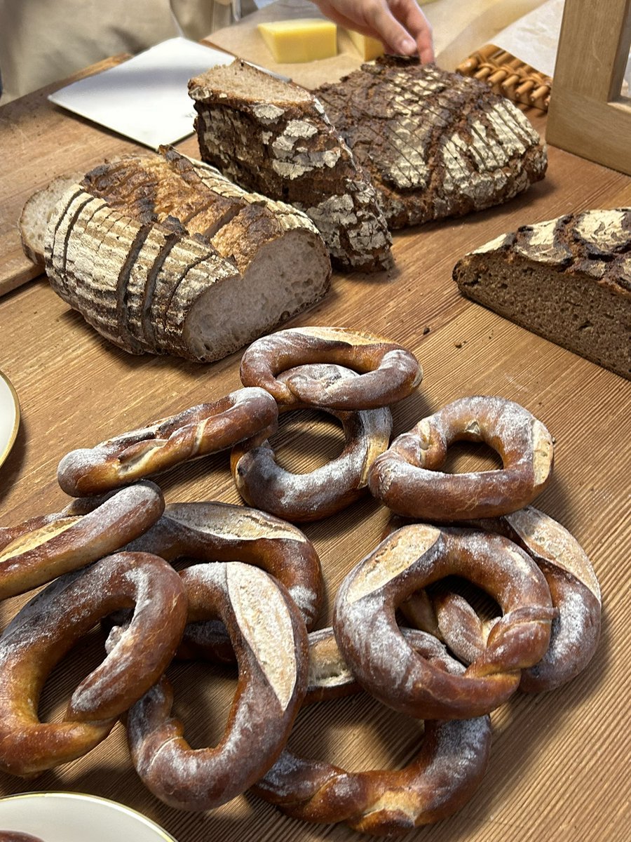 GermanBreadClub's tweet image. 今日は国際パンの日みたいですね。あと2時間しかないけどパンの写真上げておきまーす

#WorldBreadDay