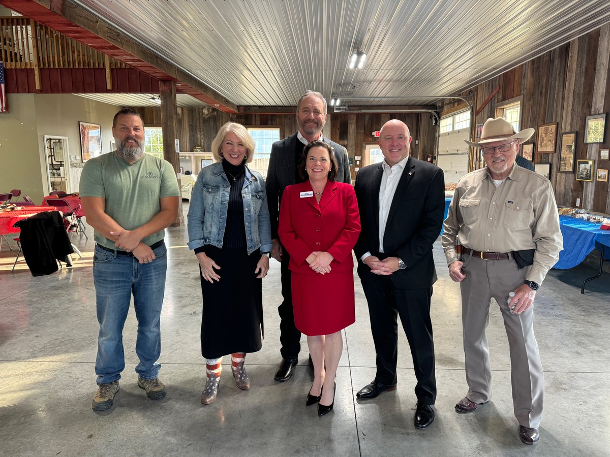 Thank you so much to Walt and Don Davis and to all the proud constitutionalist folks in this 2A group. It's always great to be out and about with Attorney General Dave Yost and his amazing wife, Darlene.