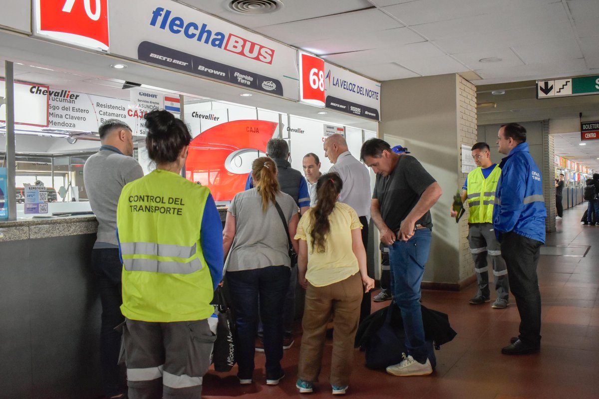 jotaleonetti's tweet image. #CNRT SANCIONA A EMPRESAS DE LARGA DISTANCIA POR NO DAR PASAJES GRATIS A DISCAPACITADOS 🤔
Es en la Terminal de #Retiro. Aclaran que la #desregulación de #MicrosLargaDistancia no eliminó la obligatoriedad.
Los Empresarios aseguran que ya no son #ServicioPúblico.
Iba a suceder. 🙄