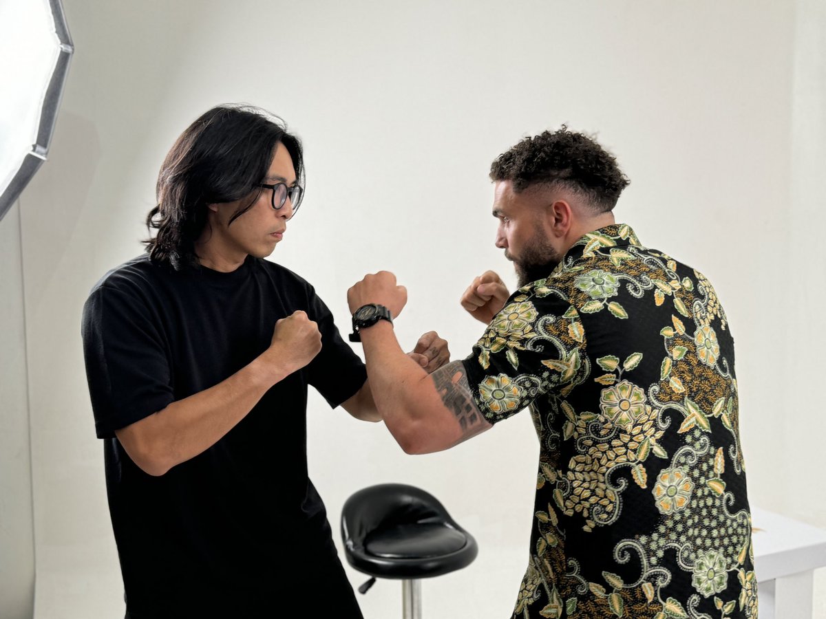 IraqFootballPod's tweet photo. @BahrainFA Be honest, you’re worried that @tirta_cipeng will find you - He’s a scary and dangerous man! 

That’s why you’re afraid to go to Jakarta, isn’t it!? 🤣 

🇮🇩 ❤️ 🇮🇶 https://t.co/FEjUNUo0cm
