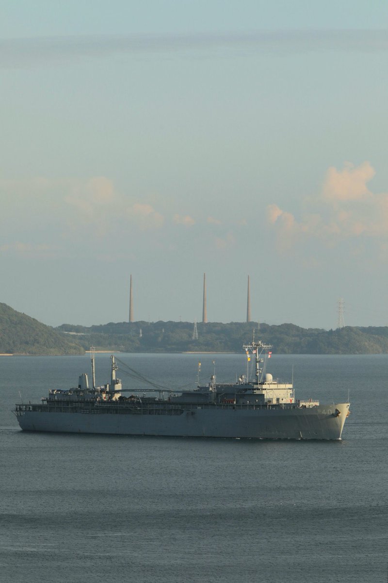 WarshipCam's tweet photo. USS Frank Cable (AS-40) Emory S. Land-class submarine tender in Sasebo, Japan - October 15, 2023 #ussfrankcable #as40
SRC: TW-@l8IDcv9vtqupUhG https://t.co/ftJP00GzxG