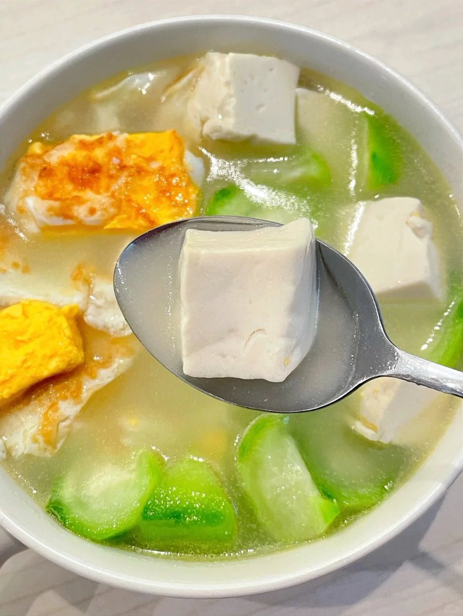 今日は低カロリー高タンパクの脂質カットをお勧めします🍃
超美味しいです!豆腐も卵も高たんぱくで低カロリーです