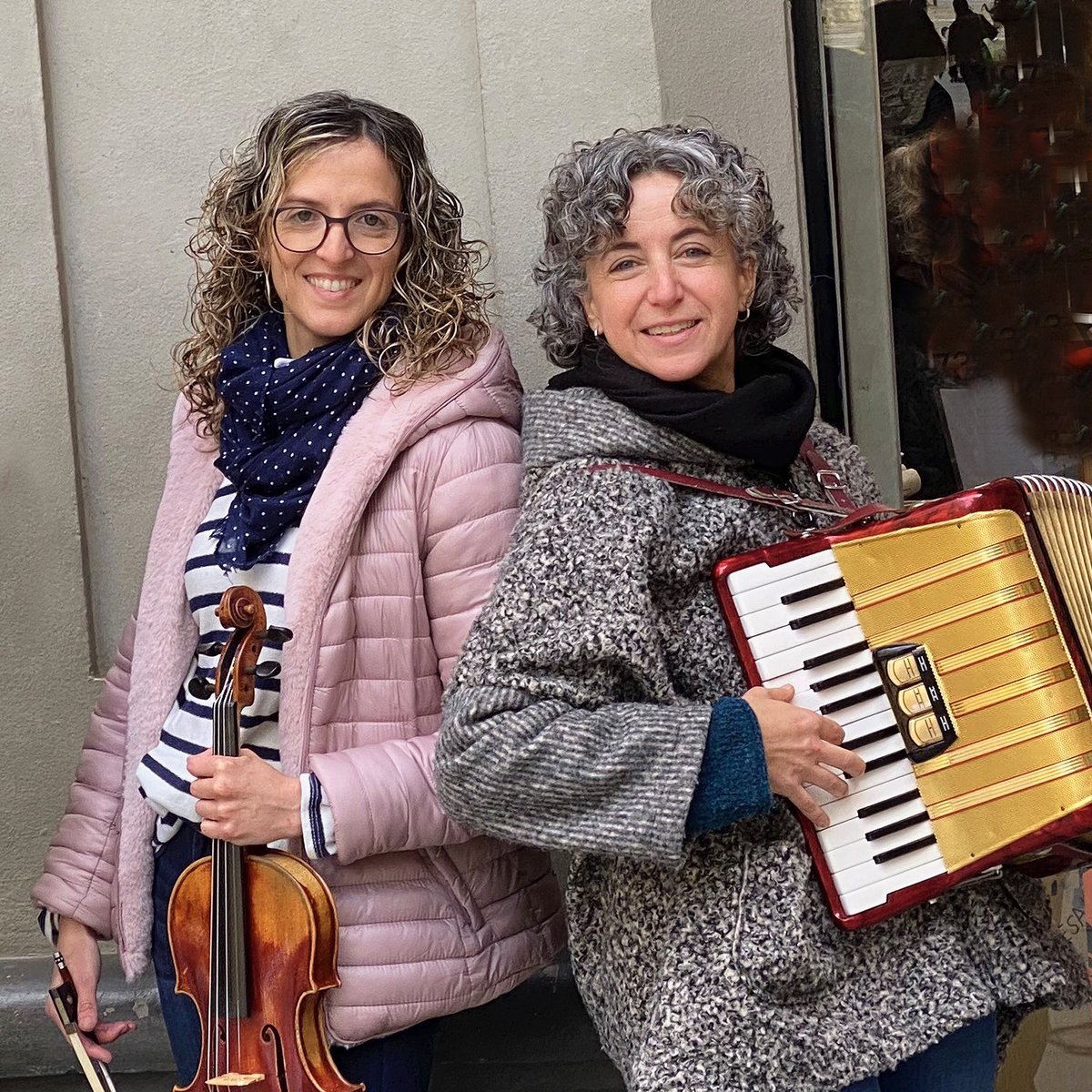 Torna el Reputicànticus! Dissabte 26 soparem amb Les Maigardes. 
T’animaràs a cantar?

Entrades aquí: entradium.com/events/reputic…