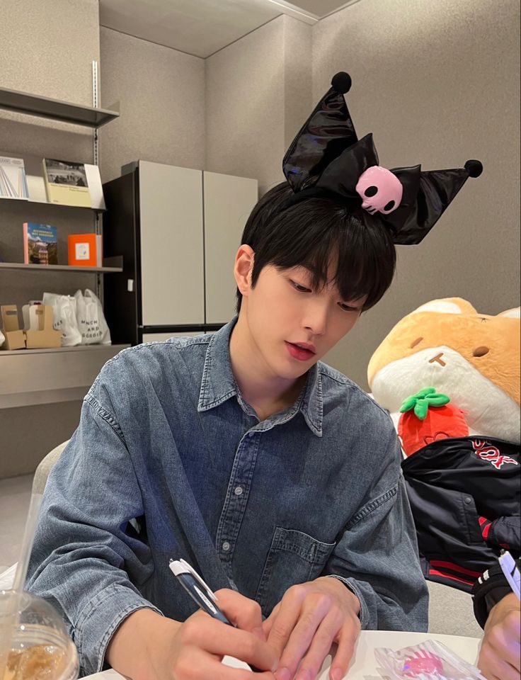 mmeowhani's tweet photo. เจ้าของบันทึกคุโรมิ https://t.co/GzTD4NcSmI