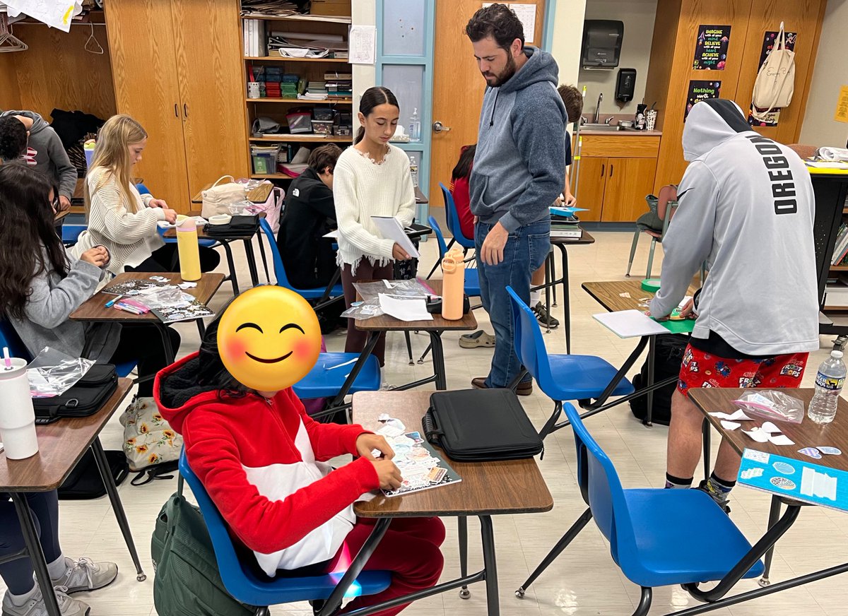 7th had a lot of fun personalizing our journals to use during morning meeting! #responsiveclassroom #morningmeeting