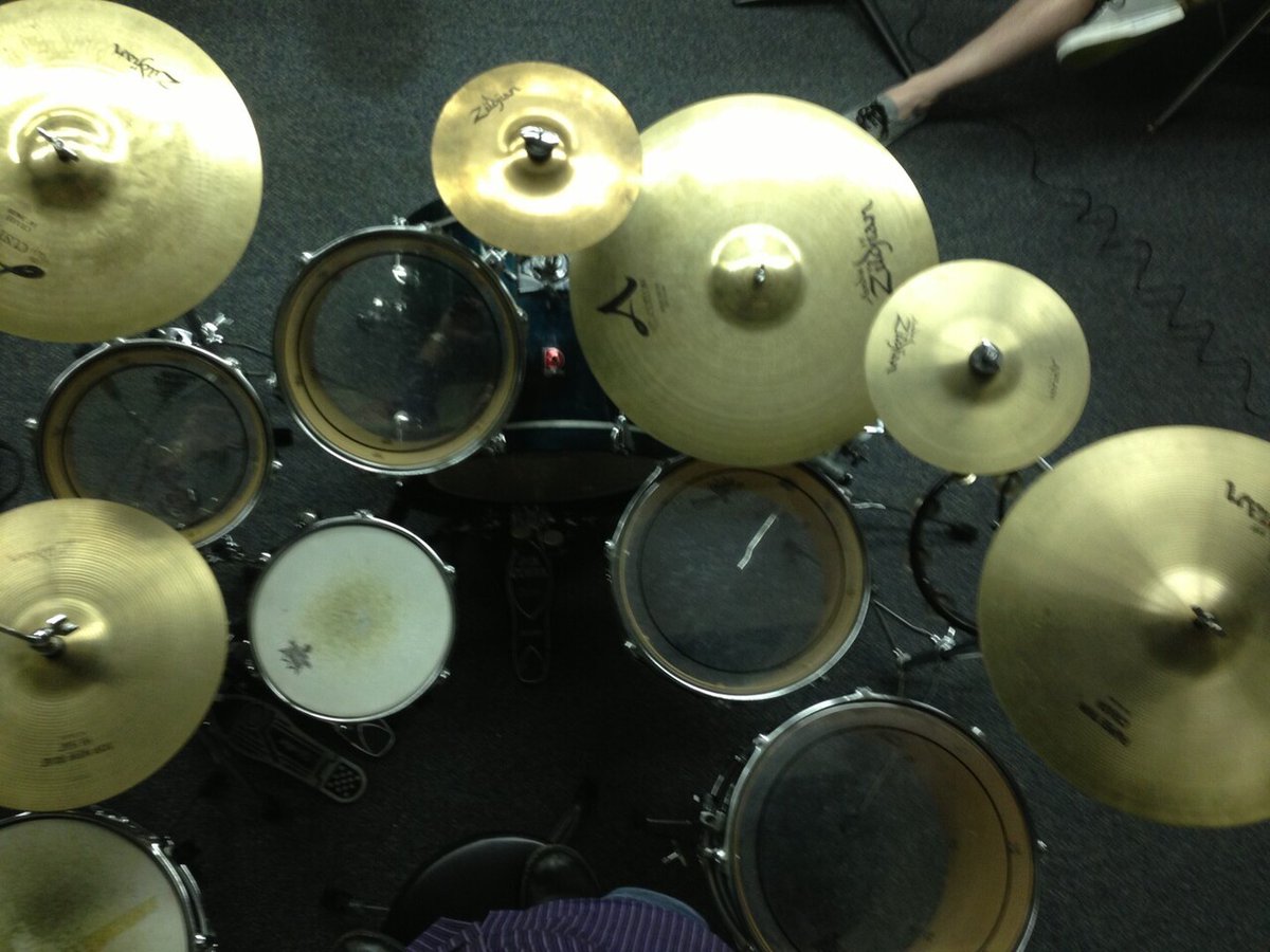 TheAudioPod's tweet photo. Properly placed overhead mics can make or break your drum sound! Learn how to center that snare and achieve a professional mix at https://t.co/ChrgEN0D40 🥁✨⁠
⁠
#MixingDrums #OverheadMicrophones #SoundEngineer #WednesdayWisdom #StudioLife https://t.co/qk12l3BAAl