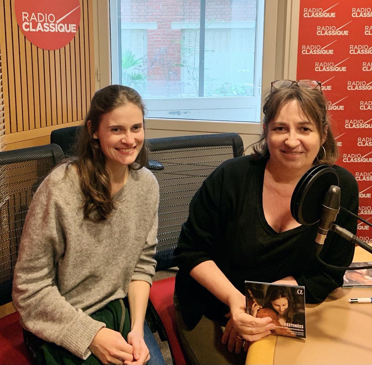 Sophie de Bardonnèche (@sbardonneche) on Twitter photo Rendez-vous à 20h sur <a href="/radioclassique/">Radio Classique</a> dans « Le Journal du Classique » présenté par <a href="/lauremezan/">Laure Mézan</a> ! Rendez-vous à 20h sur <a href="/radioclassique/">Radio Classique</a> dans « Le Journal du Classique » présenté par <a href="/lauremezan/">Laure Mézan</a> !