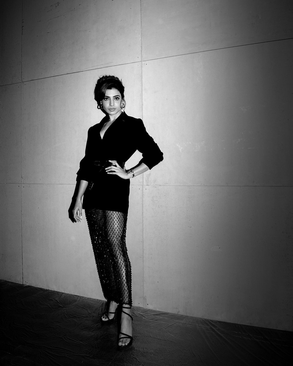 Pookierukku's tweet photo. ✨✨✨🖤
SPARKLE BEYOND EVERYTHING GIRL.. LOVE YOU 🤍

~@Samanthaprabhu2 💗🫶

#Citadel #CitadelHoneyBunnyOnPrime 
#Samantha  #Samantha𓃵 #SamanthaRuthPrabhu
#SamanthaRuthPrabhu𓃵 https://t.co/bgPMKeAWKW