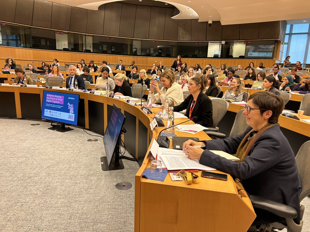 EUgirlsweek's tweet photo. Our young advocates are taking over the European Parliament to champion #GirlsRights and give their raccomandations to with newly elected MEPs 🇪🇺✨💪 #EU4Girls https://t.co/mUB801hKl3