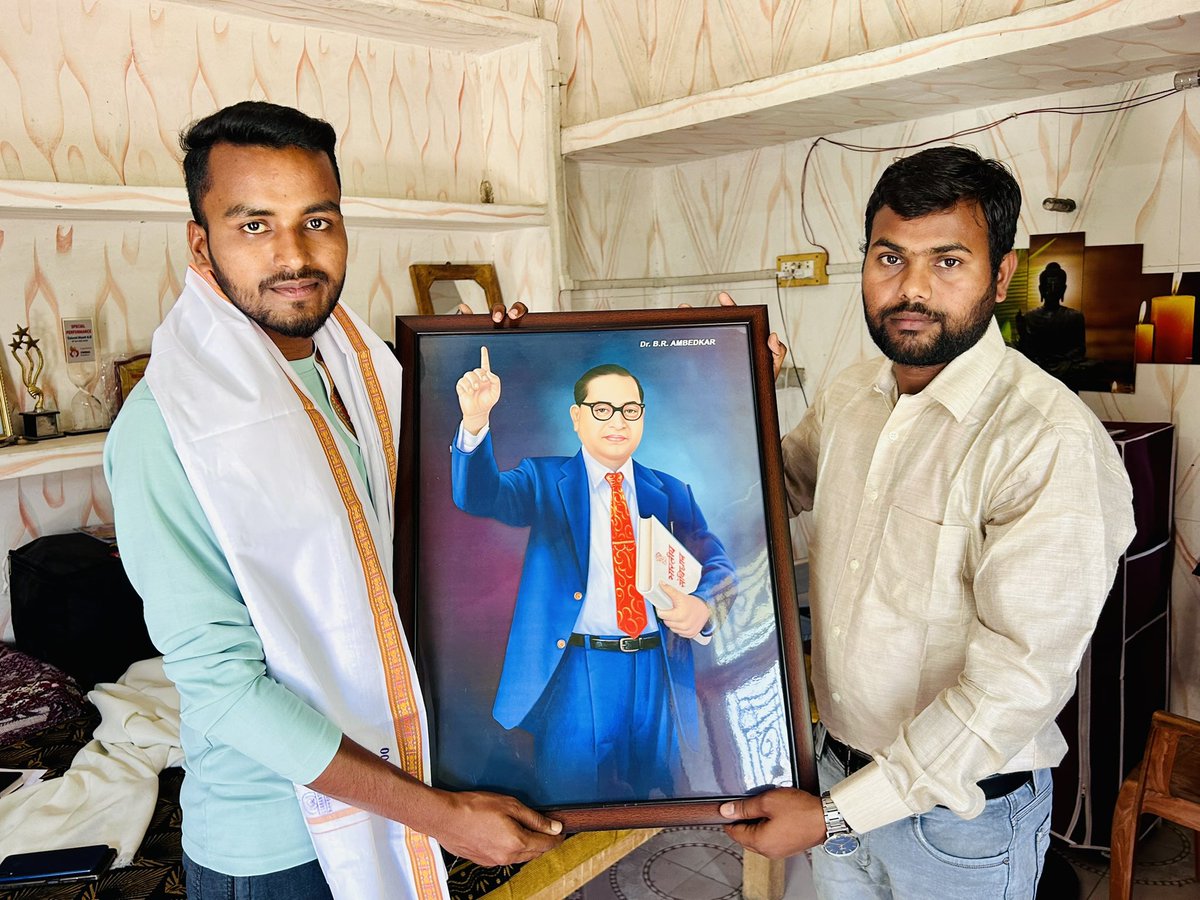जीवन में संघर्ष है, लेकिन प्रत्येक कदम पर संघर्ष होना अद्भुत है।

अमित मौर्य <a href="/amitmaurya69K/">Amit Mourya</a> जी 69000 शिक्षक भर्ती में अभ्यर्थी हैं, 69k की भर्ती में आरक्षण घोटाला हुआ उसके बाद 6800 की लिस्ट जारी की गई उनमें अमित मौर्य जी का नाम आया और नियुक्ति मिलने में वर्षों बीत गए।

उपरोक्त