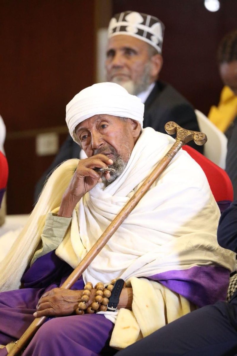 የሰውም የእፅዋቱም አባት ፣ የሀገር ምሰሶ  ፣ የላሊበላ መብራት ሙስሊም ክርስቲያኑ አባ የሚላቸው የደሴ ጌጥ የግሸን ድምቀት ታላቅ አባት አባ መፍቀሬ ነብሳቸውን ይማርልን፣ በረከታቸው ይደርብን🙏🙏