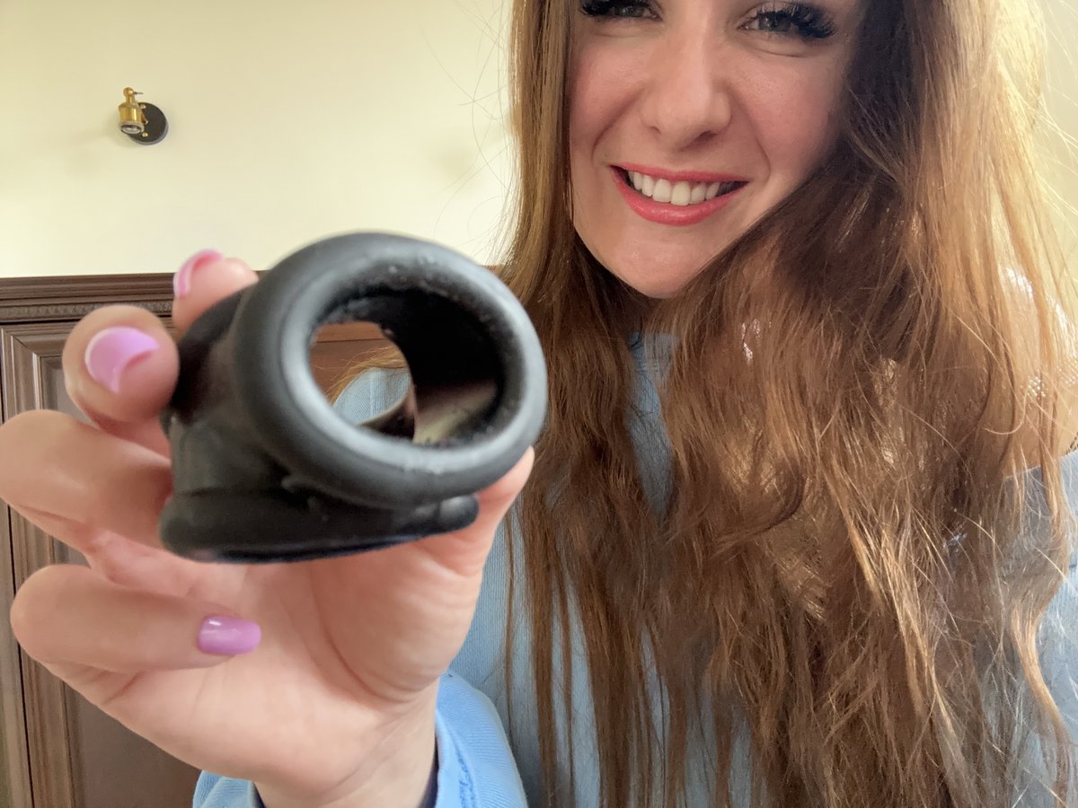 Bdsm_Steeltoyz's tweet photo. Steigere Dein Vergnügen mit dem Cocksling 2 Riemen Night Edition 🌑💥 Cruel Reell @Reell_EdgePlay zeigt in ihrem Video 📼, warum dieser Silikon-Penisring ein Game-Changer ist. #Cocksling #NightEdition #Penisring 🖤 https://t.co/7uVVNSG8Vp https://t.co/SsJ4R4bwUs