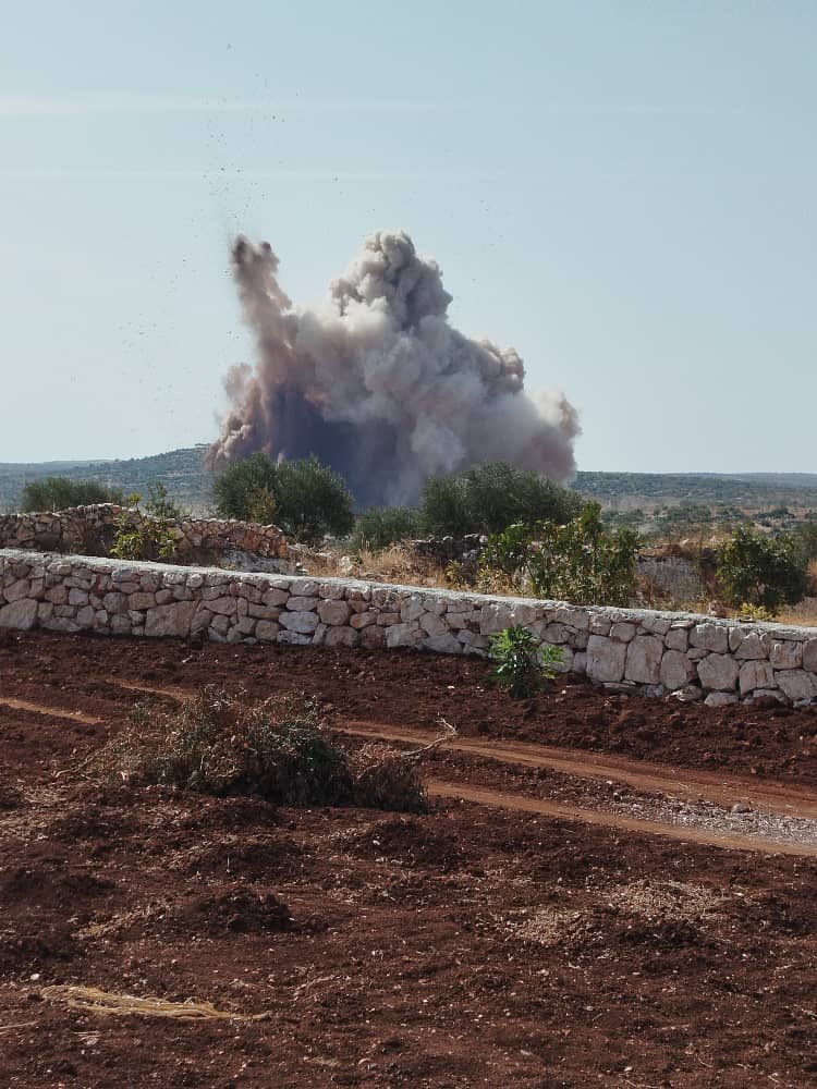 SafeHamam's tweet photo. استهدف الطيران الروسي اليوم واحد من اهم المواقع الأثرية في سوريا، وهي مملكة البارة التي يتواجد بها المدافن الهرمية.

هذه الجريمة تضاف لجرائم النظام السوري في طمس الهوية السورية وما تبقى منها في المنطقة. https://t.co/DwdHyS05hc